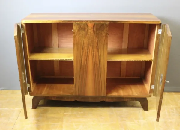 Bahut Art Déco en noyer vers 1940