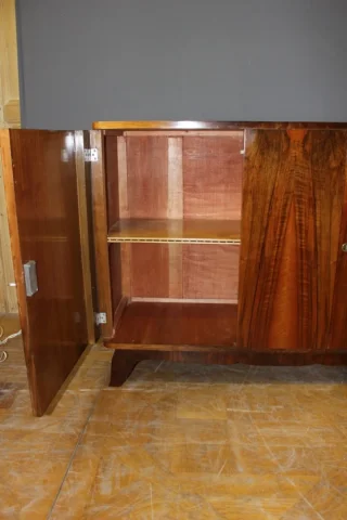 Bahut Art Déco en noyer vers 1940