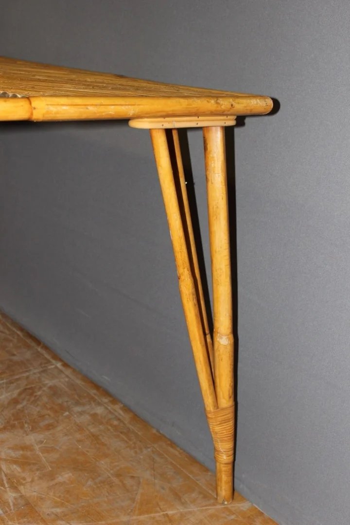 RATTAN-TISCH