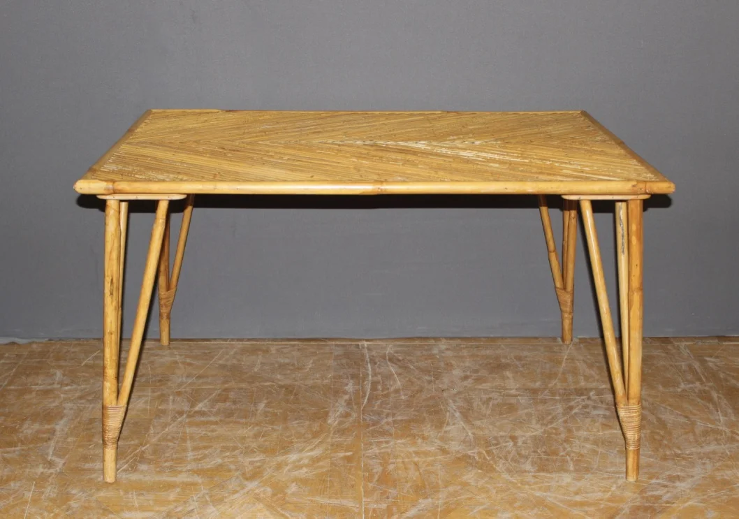 RATTAN-TISCH