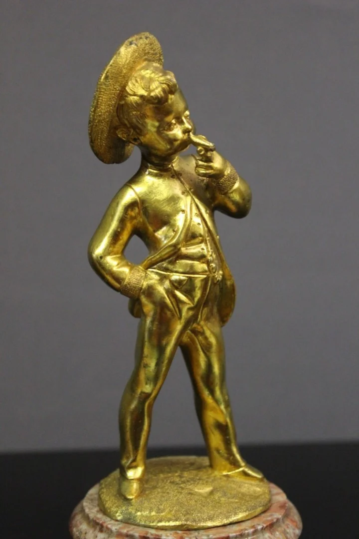 Paire de sculptures en bronze doré " les enfants fumeurs " fin XIX