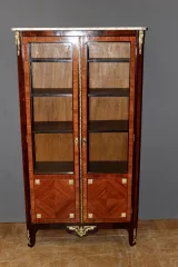 Vitrine de style Louis XVI en marqueterie fin XIX