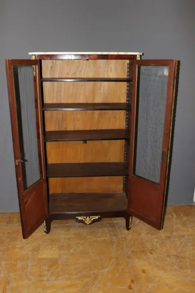 Vitrine de style Louis XVI en marqueterie fin XIX