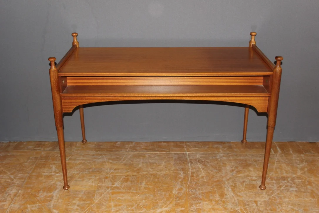 VINTAGE SCHREIBTISCH