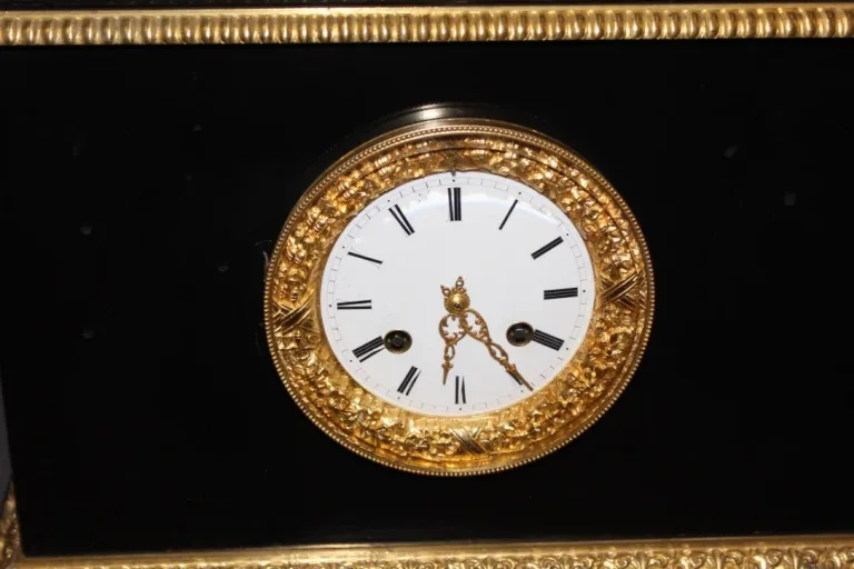 FRANZÖSISCHE RESTAURIERUNGSZEIT UHR