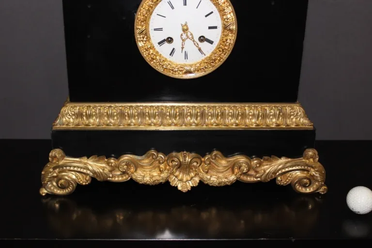 FRANZÖSISCHE RESTAURIERUNGSZEIT UHR