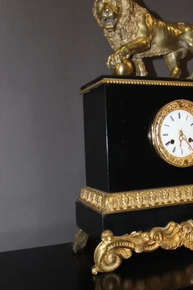 FRANZÖSISCHE RESTAURIERUNGSZEIT UHR