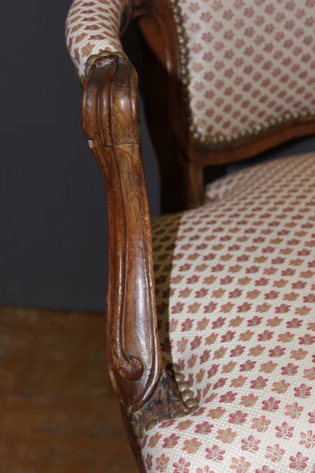 Paire de cabriolets d'époque Louis XV en hêtre
