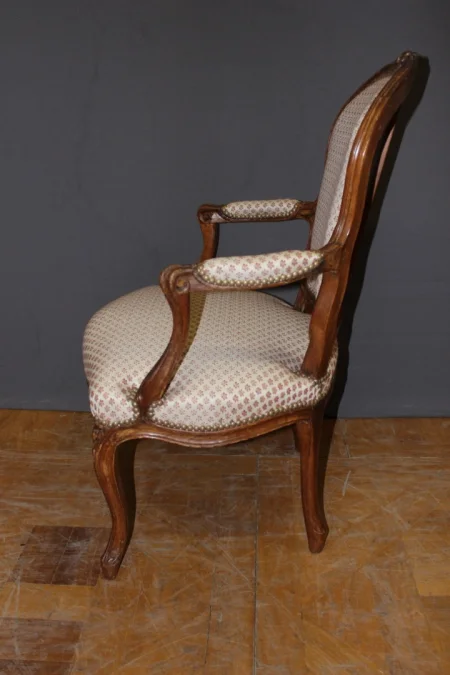 Paire de cabriolets d'époque Louis XV en hêtre