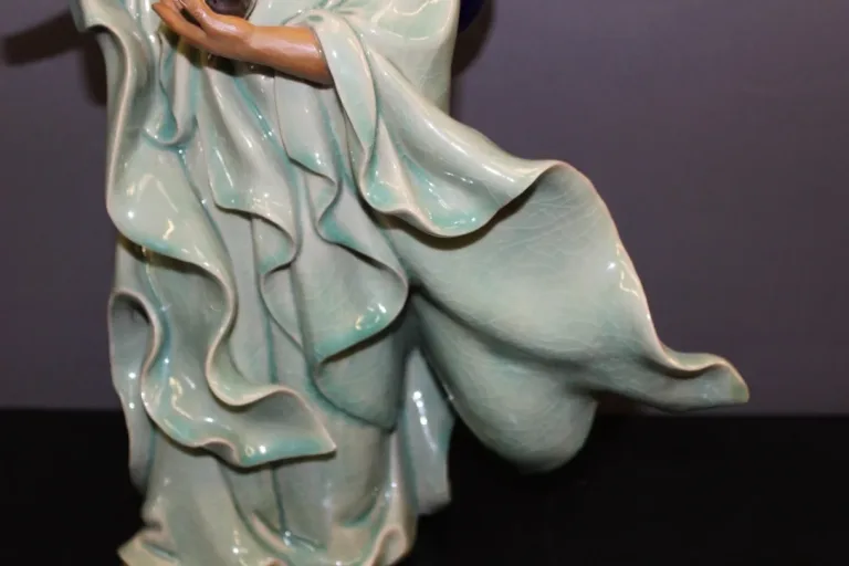CHINESISCHE STATUETTE