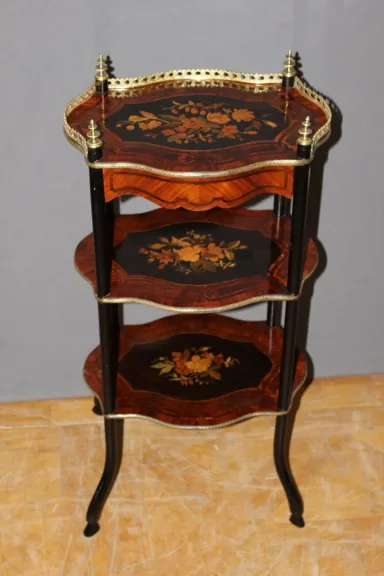 Sellette à trois tiroirs Napoléon III en marqueterie
