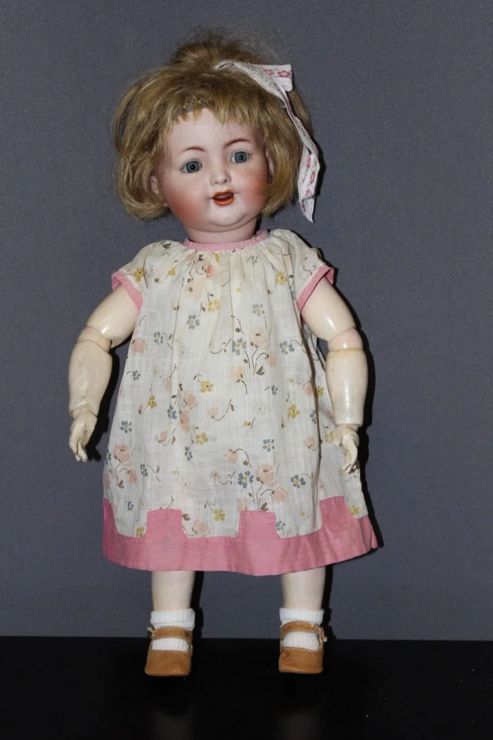 Poupée , Bébé Caractère, Tête Porcelaine Simon Et Halbig Numéro 126