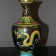 Paire de vases cloisonnés Chinois décor au dragon vers 1900