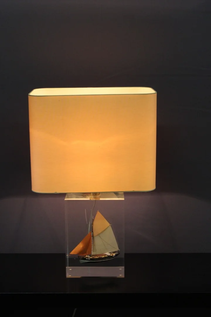 PLEXIGLASS LAMP