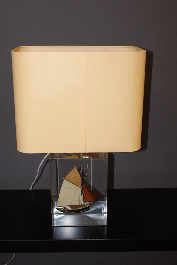 PLEXIGLASS LAMP