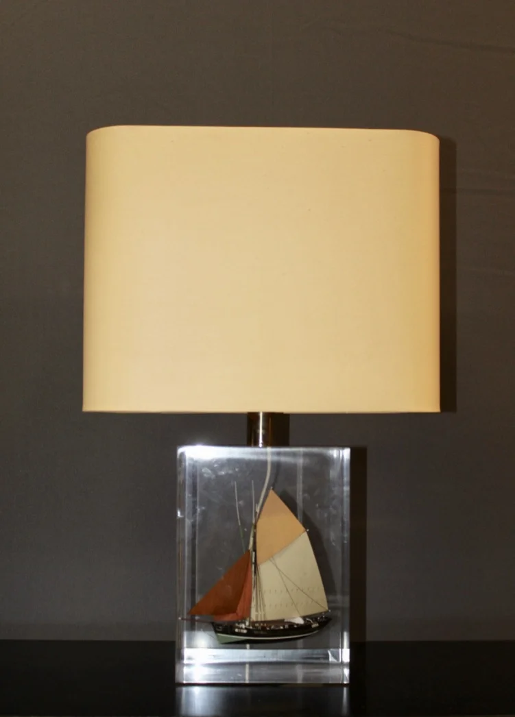 PLEXIGLASS LAMP