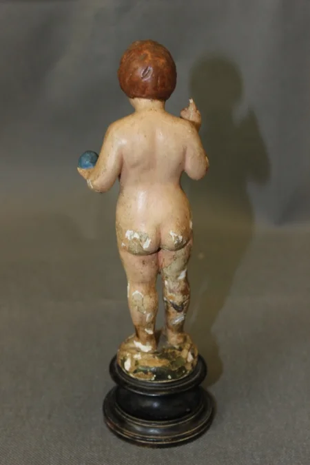 Enfant Jesus en bois sculpté polychrome XVIII