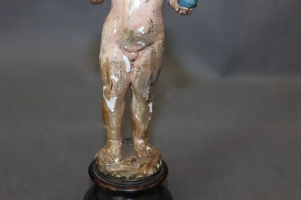 Enfant Jesus en bois sculpté polychrome XVIII
