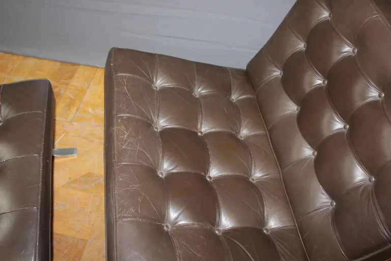 Fauteuil Barcelona et son ottoman par Mies Van Der Rohe vers 1970