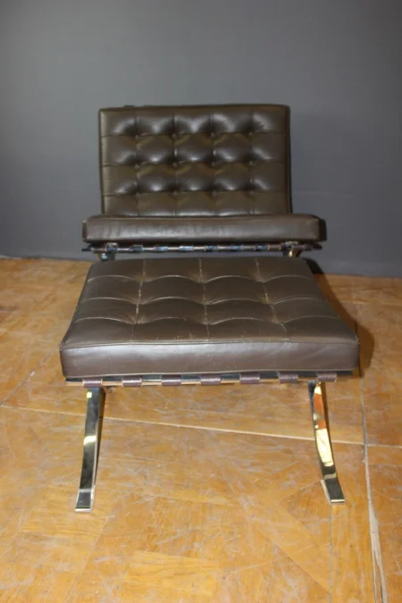 Fauteuil Barcelona et son ottoman par Mies Van Der Rohe vers 1970