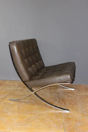 Fauteuil Barcelona et son ottoman par Mies Van Der Rohe vers 1970