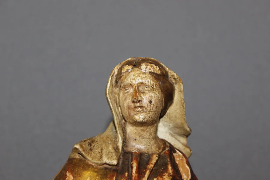 Sculpture d'une Sainte En Bois Polychromé Et Doré XVIII