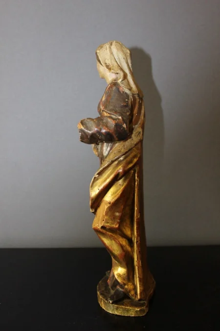 Sculpture d'une Sainte En Bois Polychromé Et Doré XVIII