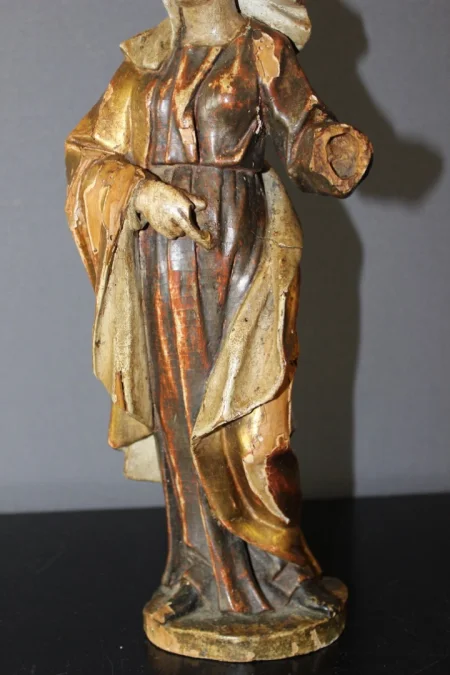 Sculpture d'une Sainte En Bois Polychromé Et Doré XVIII