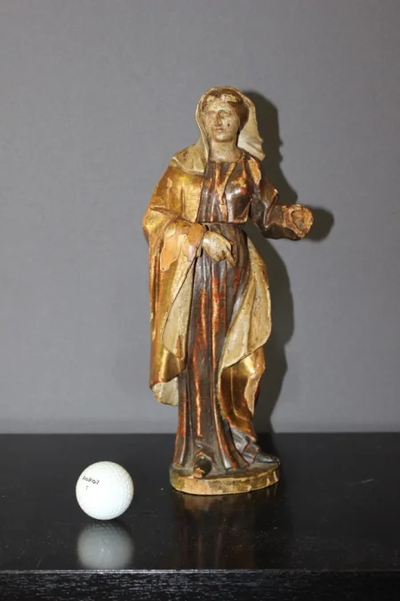 Sculpture d'une Sainte En Bois Polychromé Et Doré XVIII