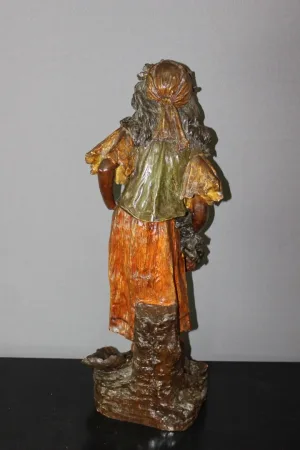 Sculpture Représentant Une Paysanne En Terre Cuite Par Stellmacher Vers 1900