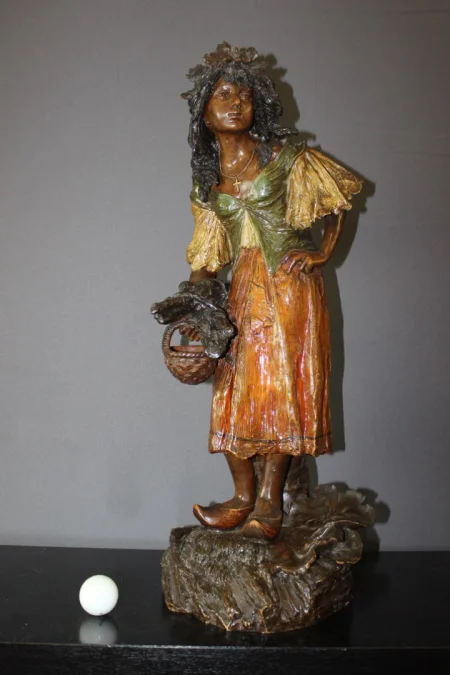 STEINWARENSTATUETTE signiert STELLACHER