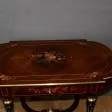 Table en marqueterie de palissandre à décor de fleurs Fin XIX