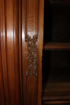 Armoire Lyonnaise Régence En Noyer Début XVIII Siècle