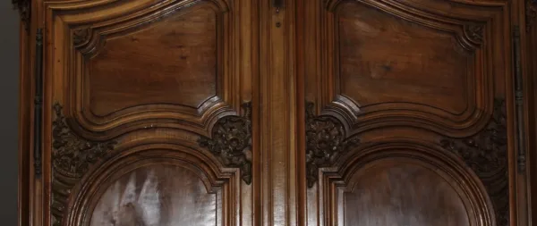 Armoire Lyonnaise Régence En Noyer Début XVIII Siècle