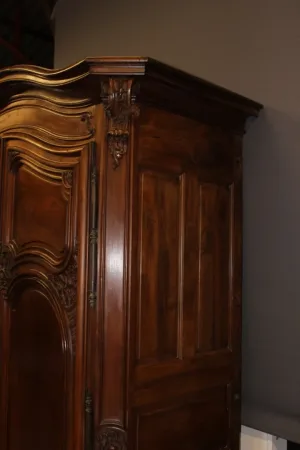 Armoire Lyonnaise Régence En Noyer Début XVIII Siècle