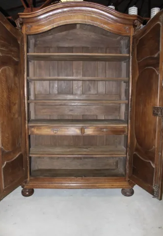 Armoire Lyonnaise Régence En Noyer Début XVIII Siècle
