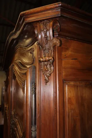 Armoire Lyonnaise Régence En Noyer Début XVIII Siècle