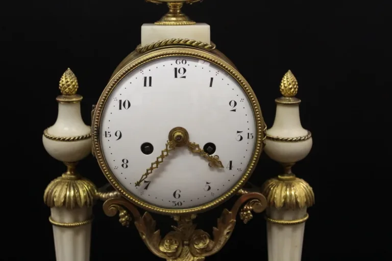 LOUIS XVI ZEITRAUM PORTIKUS UHR