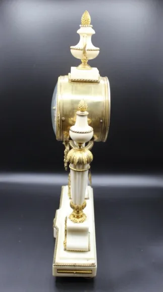 LOUIS XVI ZEITRAUM PORTIKUS UHR