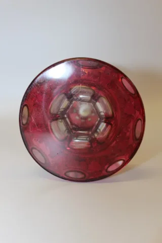 Bonbonnière en cristal à décor peint fin XIX