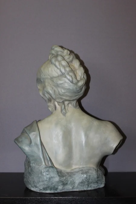 CERAMIC BUST