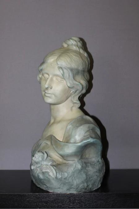 CERAMIC BUST
