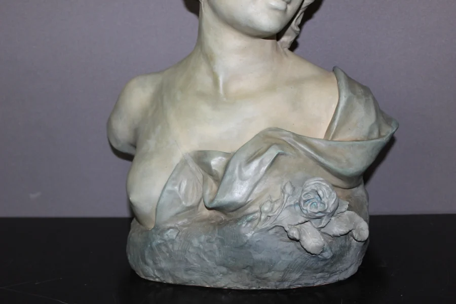 CERAMIC BUST