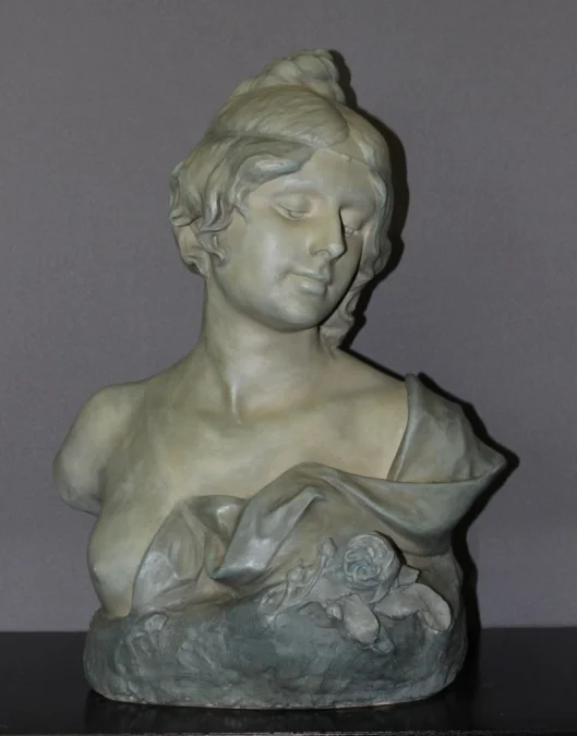 CERAMIC BUST