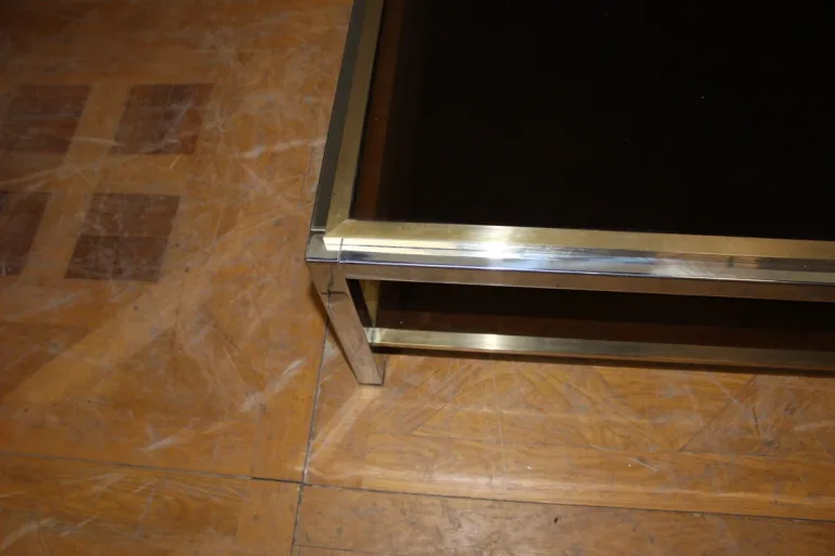 Table basse carré en chrome et laiton vers 1970