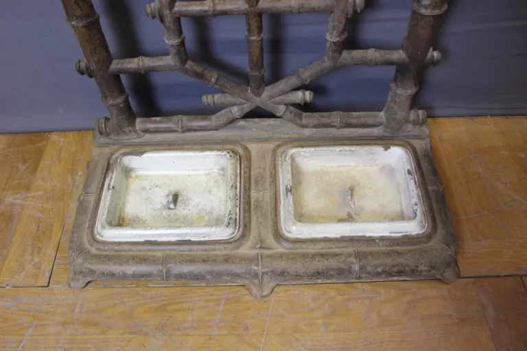 Porte Manteau En Fonte à l'Imitation Du Bambou Vers 1900