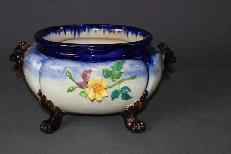 JARDINIERE AUS KERAMIK
