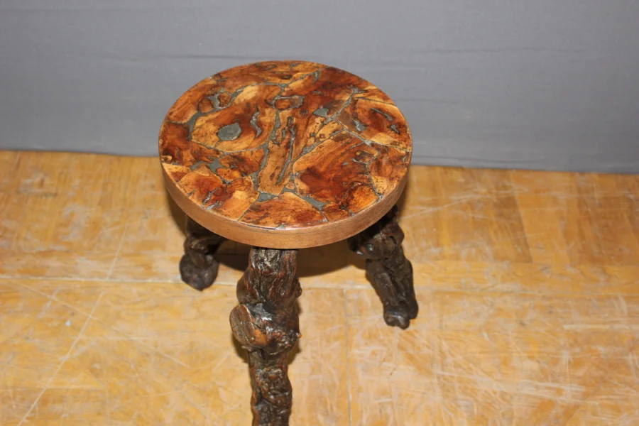 TABLE AND STOOLS