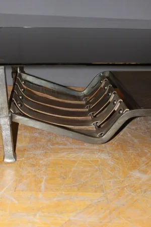Table basse en fer forgé et cuir vers 1970