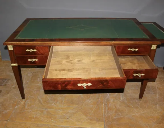 Grand Bureau Plat De Style Restauration En Acajou XX
